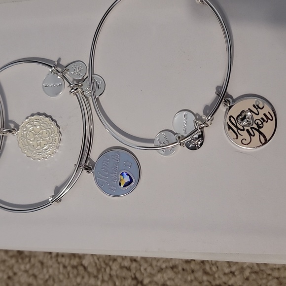 3 piece set - Picture 2 of 2